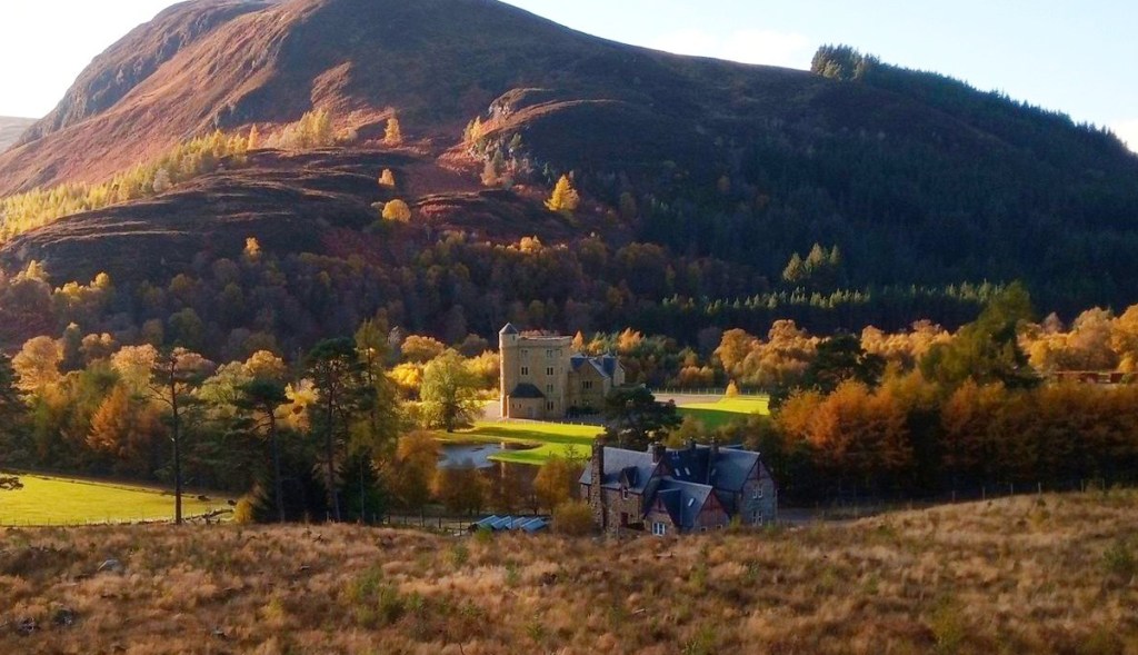 Świat pędzi w przepaść, a szatan z politowaniem się uśmiecha widząc głupotę i zakłamanie&nbsp;człowieka